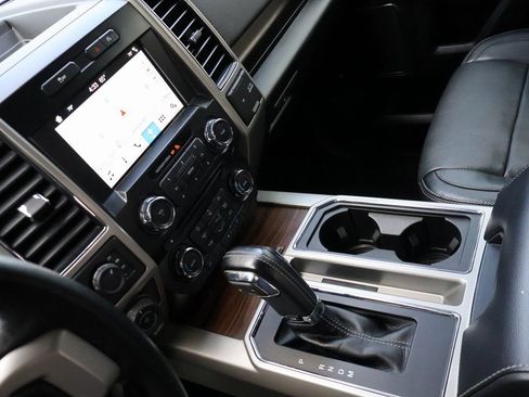 Used 2017 Ford F150 Lariat image 22