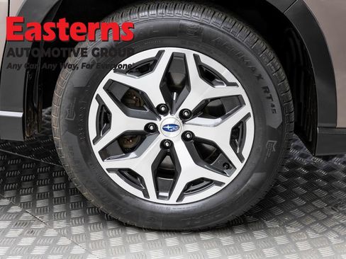 Used 2022 Subaru Forester Premium AWD/4WD image 35