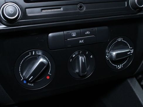 Used 2017 Volkswagen Jetta S image 14