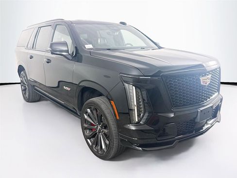 Used 2025 Cadillac Escalade ESV V AWD/4WD image 32