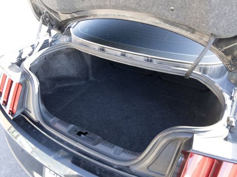 Used 2017 Ford Mustang Premium image 14