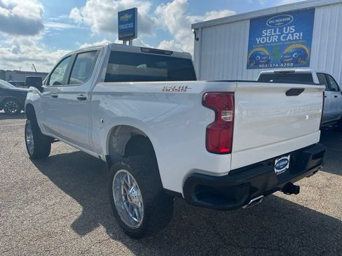 Used 2021 Chevrolet Silverado 1500 Custom Trail Boss AWD/4WD image 3