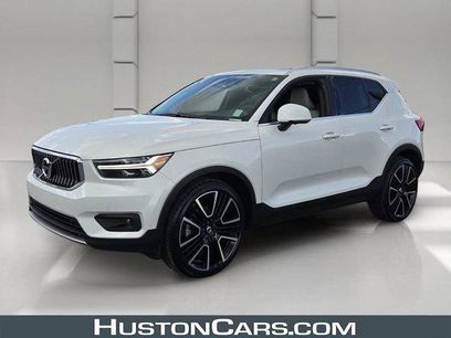 Used 2022 Volvo XC40 T5 Inscription w/ Advanced Package