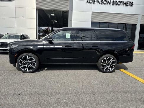 New 2026 Lincoln Navigator L Reserve AWD/4WD image 6