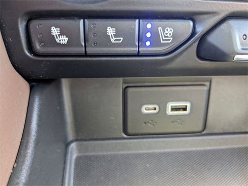 Used 2021 Chevrolet Suburban High Country w/ Premium Package image 23