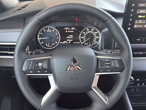 New 2026 Mitsubishi Outlander LE FWD image 15