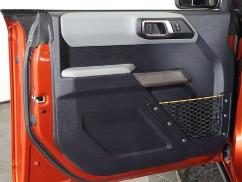 Used 2023 Ford Bronco Badlands image 18