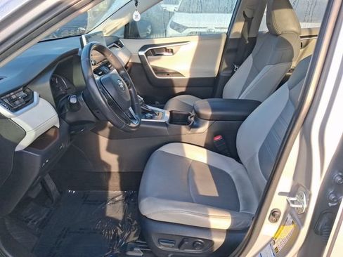 Used 2022 Toyota RAV4 Limited AWD/4WD image 12