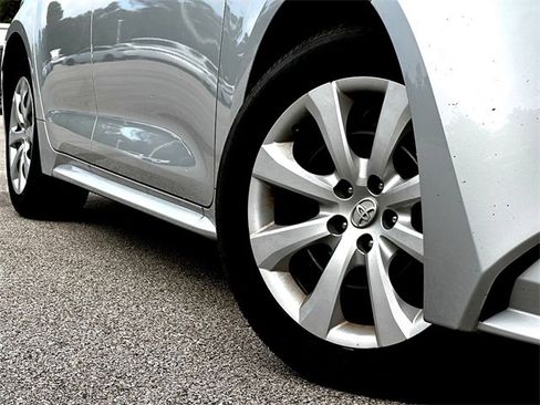 Used 2024 Toyota Corolla LE image 2