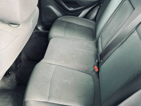 Used 2020 Chevrolet Trax LS FWD image 19