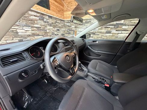 Used 2015 Volkswagen Jetta S image 10