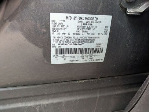 Used 2023 Ford Explorer XLT w/ Equipment Group 202A AWD/4WD image 27