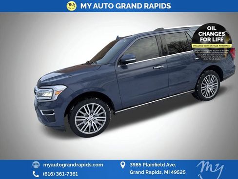 Used 2022 Ford Expedition Limited image 2