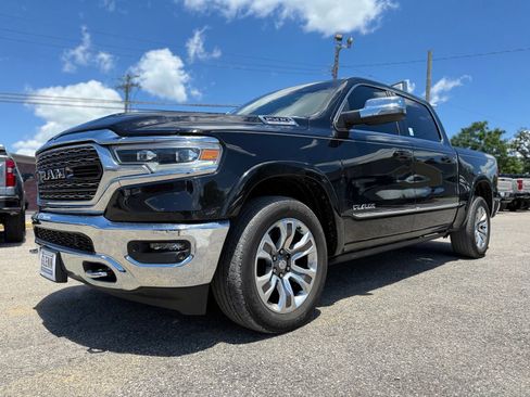 Used 2023 RAM 1500 Limited AWD/4WD image 2
