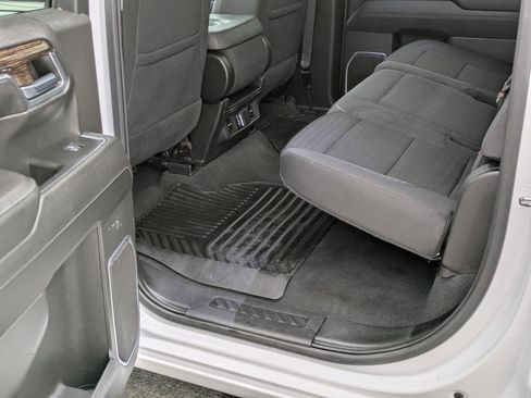 Used 2023 GMC Sierra 1500 SLE image 21