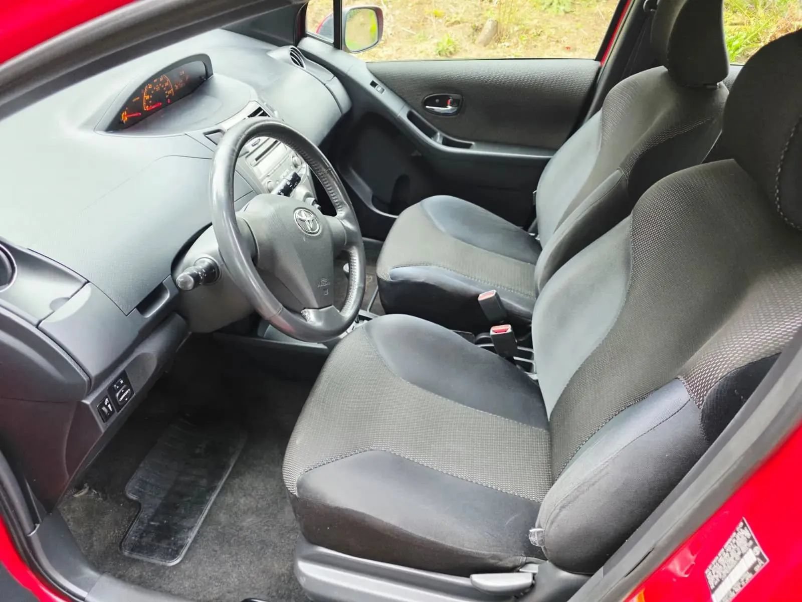 Used 2009 Toyota Yaris S w/ PWR Pkg w/Alloy Wheels FWD image 9
