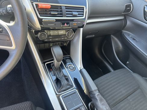 Used 2018 Mitsubishi Eclipse Cross LE image 30