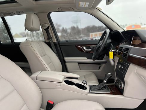 Used 2011 Mercedes-Benz GLK 350 4MATIC image 40