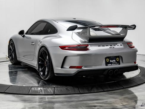 Used 2018 Porsche 911 GT3 w/ Sport Chrono Package image 10