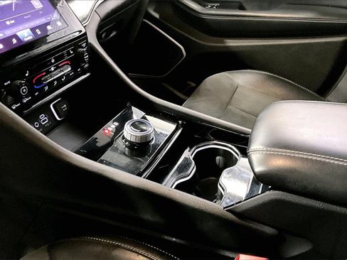 Used 2021 Jeep Grand Cherokee L Laredo image 19