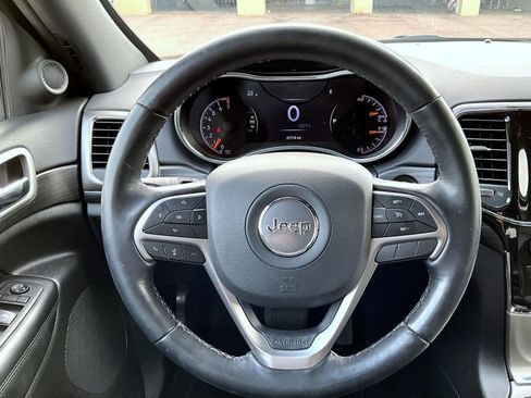 Certified 2022 Jeep Grand Cherokee Laredo X image 11