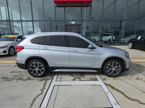 Used 2021 BMW X1 sDrive28i w/ Premium Package image 4