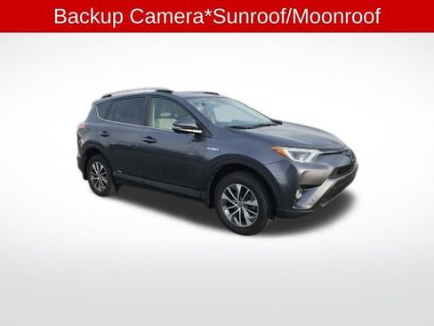 Used 2018 Toyota RAV4 AWD Hybrid image 3