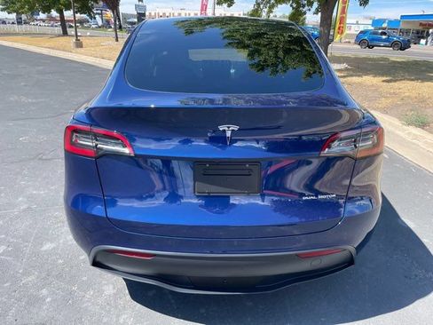 Used 2024 Tesla Model Y Long Range AWD/4WD image 4