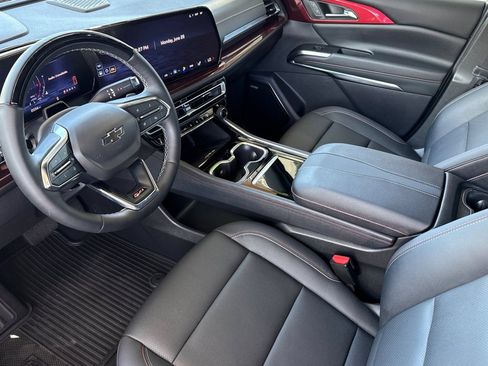 Used 2024 Chevrolet Traverse Z71 w/ Enhanced Driving Package AWD/4WD image 5
