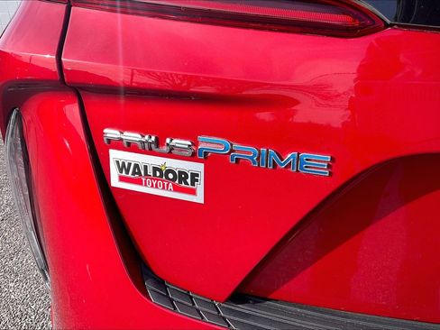 Used 2019 Toyota Prius Prime Premium image 10
