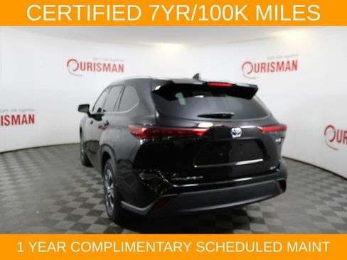 Used 2022 Toyota Highlander XLE AWD/4WD image 6