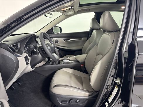 Used 2023 INFINITI QX50 Luxe FWD image 14