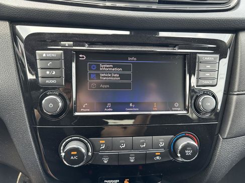 Used 2019 Nissan Rogue S w/ Special Edition Package AWD/4WD image 65