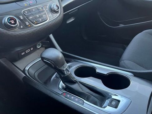 Used 2022 Chevrolet Malibu LT image 23