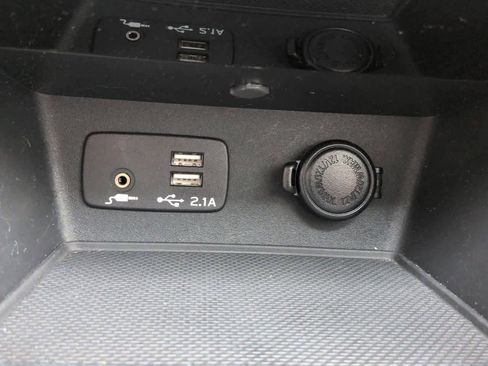 Used 2021 Subaru Forester Limited image 33