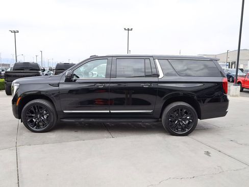 New 2026 GMC Yukon XL Elevation image 3