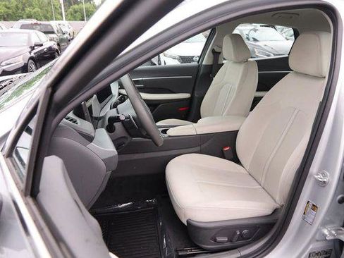 Used 2025 Hyundai Sonata SEL FWD image 8