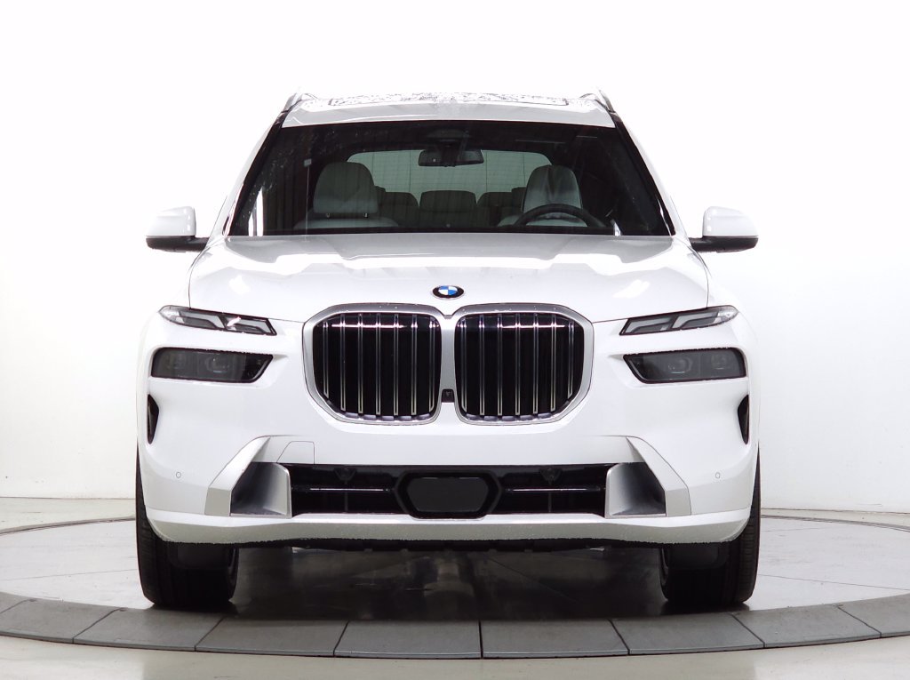 Used 2026 BMW X7 xDrive40i w/ Premium Package AWD/4WD image 2