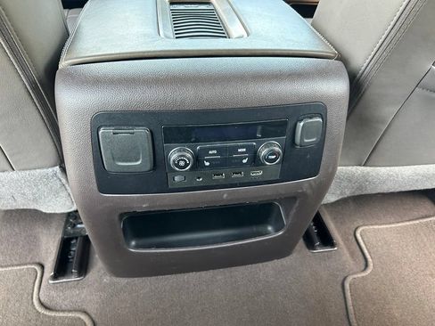 Used 2020 GMC Yukon Denali w/ Denali Premium Package RWD image 44