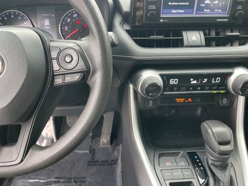 Used 2021 Toyota RAV4 XLE image 15