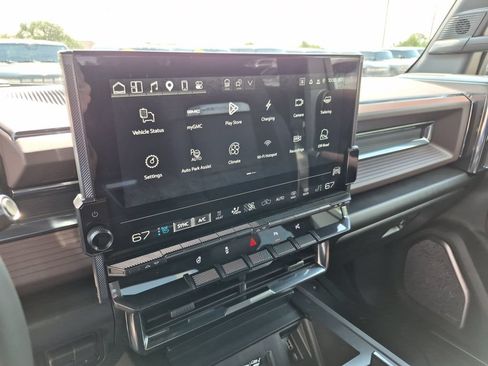 New 2026 GMC Hummer EV 4x4 Crew Cab w/ LPO, Dark Essentials Package image 23