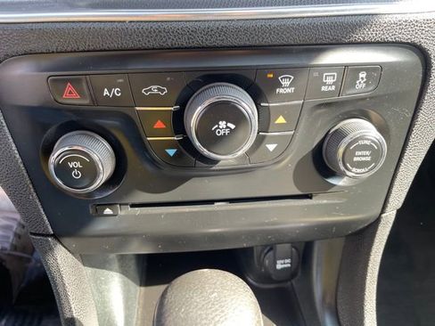 Used 2014 Dodge Charger SE image 12