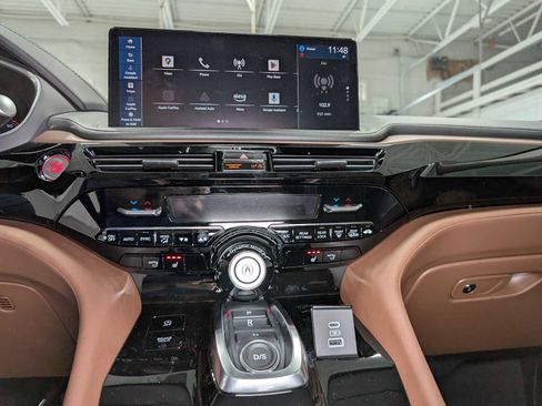 Certified 2025 Acura MDX SH-AWD w/ Technology Package image 38