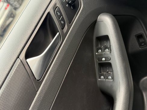 Used 2012 Volkswagen Jetta SE image 26