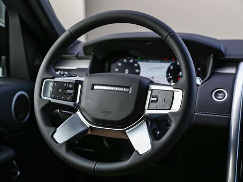 New 2026 Land Rover Discovery Limited Edition image 14