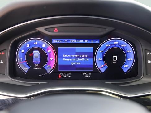 Used 2021 Audi Q8 Premium Plus image 14