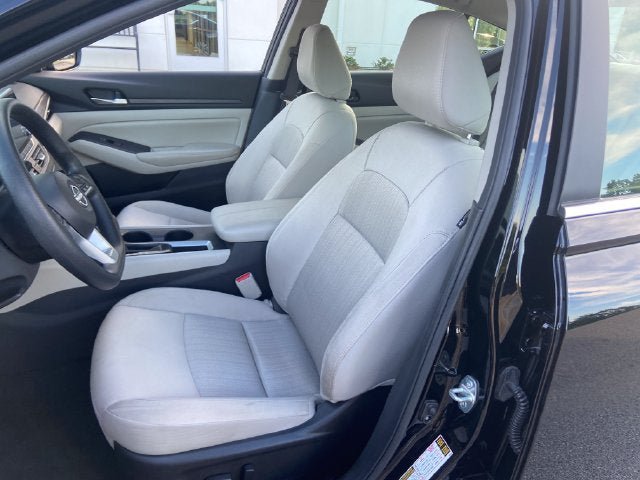 Used 2025 Nissan Altima 2.5 SV FWD image 12