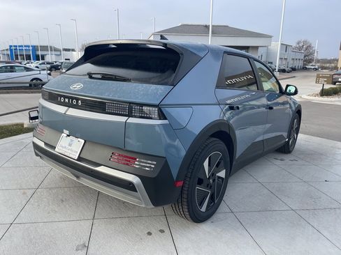 New 2026 Hyundai Ioniq 5 SEL image 5