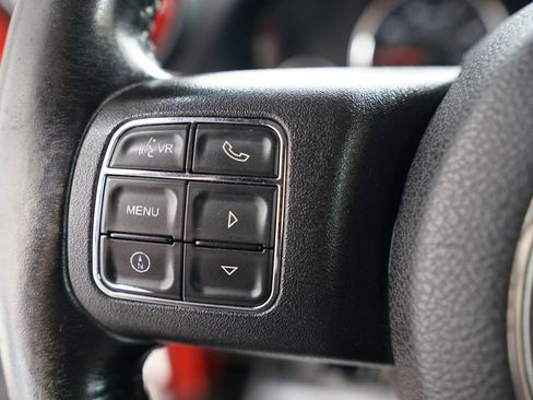 Used 2014 Jeep Wrangler Unlimited Sahara w/ Connectivity Group AWD/4WD image 19