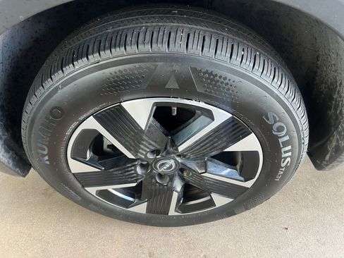 Used 2025 Nissan Kicks SV image 30